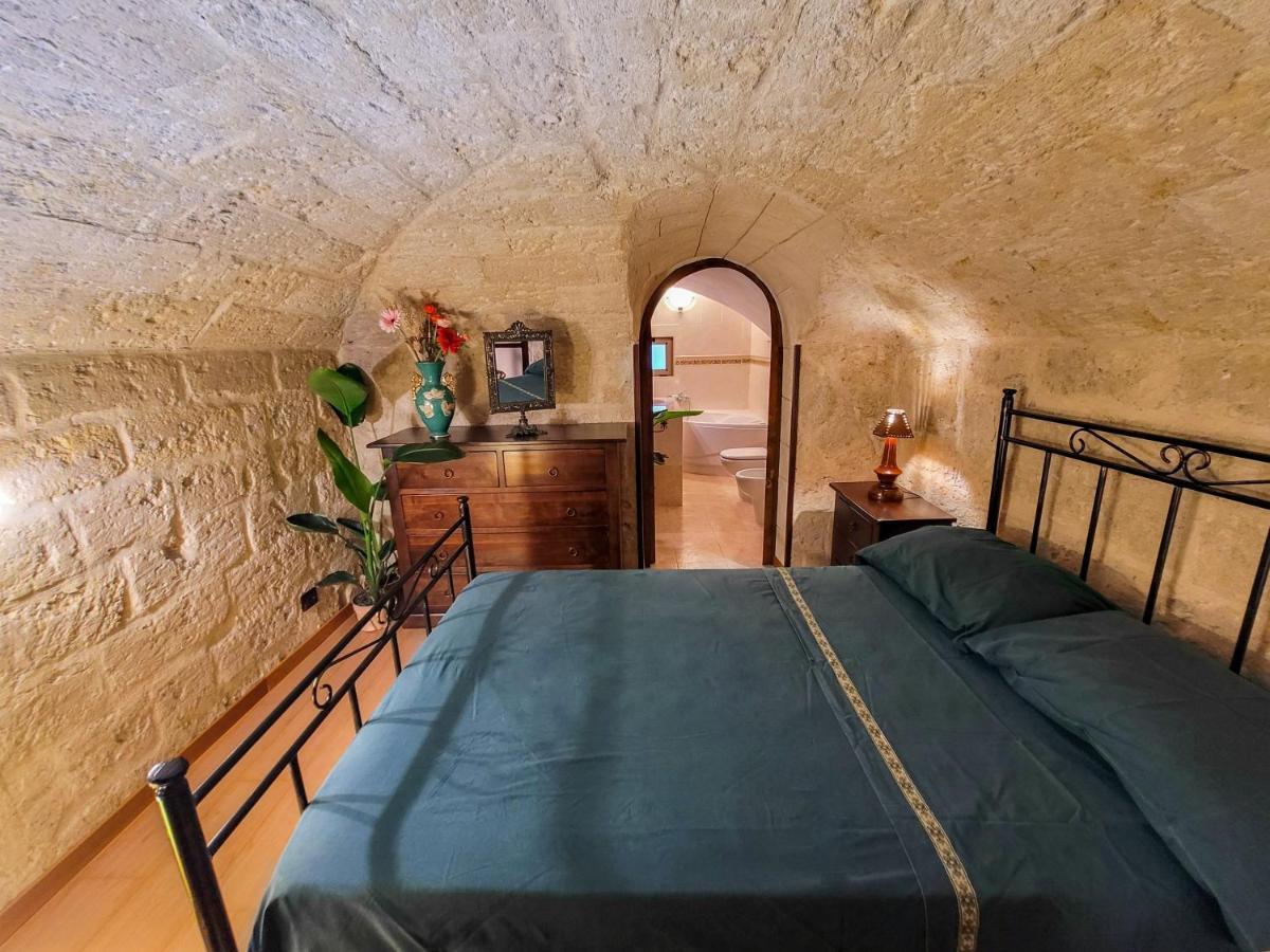 Cozy Classical Residence In The City Center Bari Exterior foto